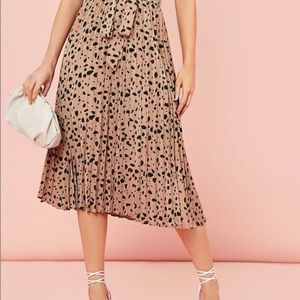 Belted Speckled Print Accordion Pleat Skirt